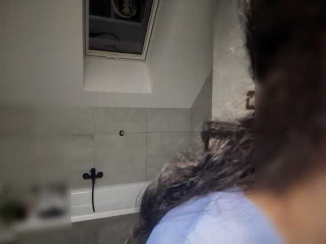 go to chat with Taanni