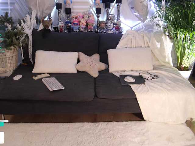 go to chat with Taanni