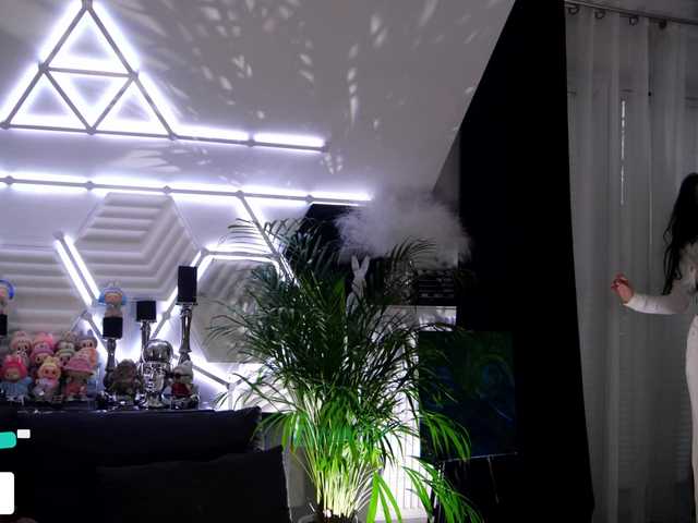 go to chat with Taanni