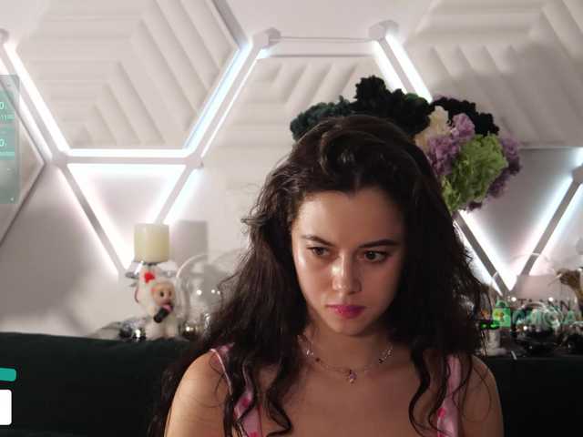 go to chat with Taanni