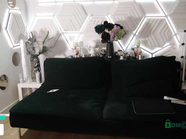 Vai a chattare su Taanni Taanni