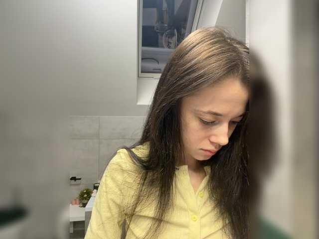 Entra en el chat con el modelo Taanni Taanni