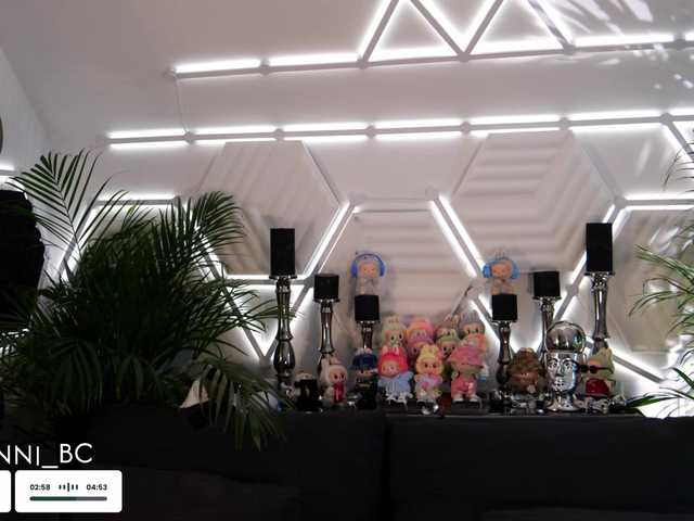 Entrez le videochat erotique avec le
modèle Taanni Taanni