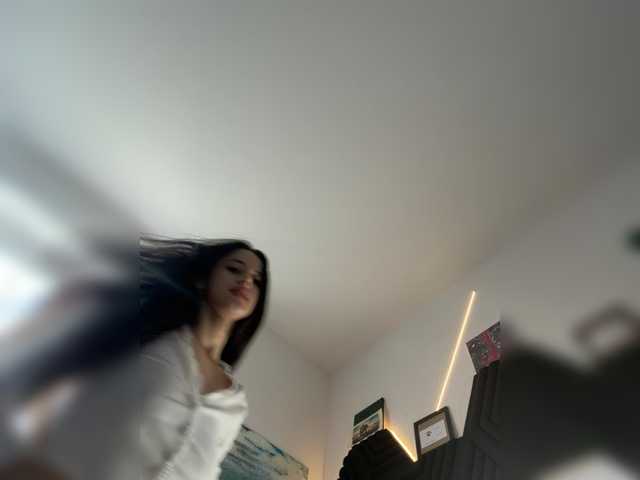 Entrez le videochat erotique avec le
modèle Taanni Taanni