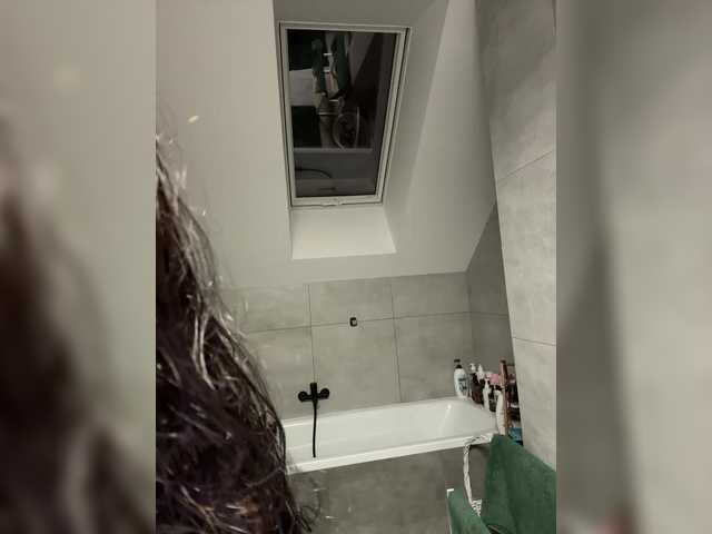 Entrez le videochat erotique avec le
modèle Taanni Taanni