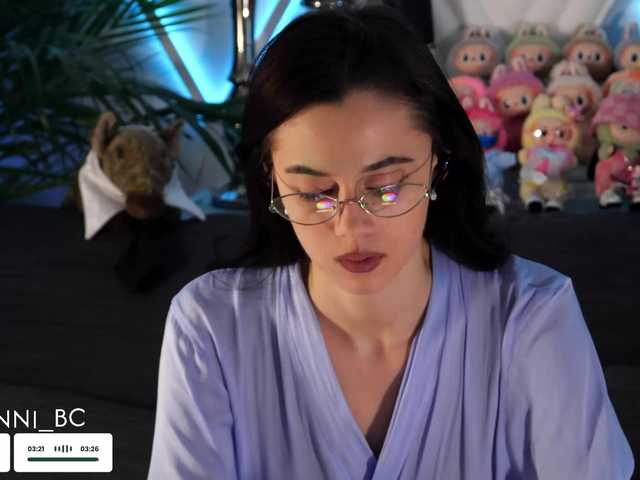 Entra en el chat con el modelo Taanni Taanni