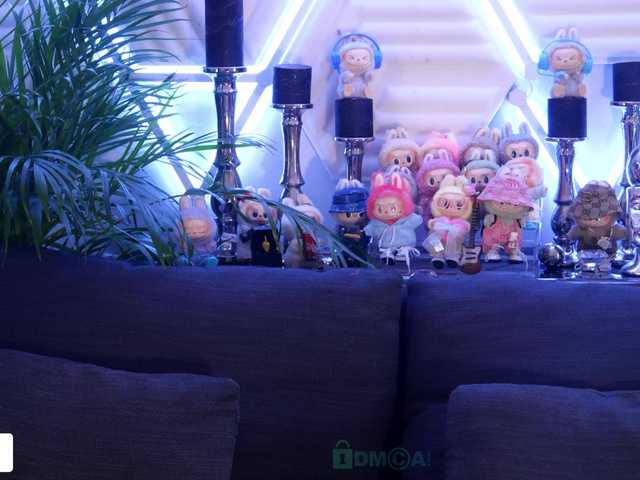 go to chat with Taanni