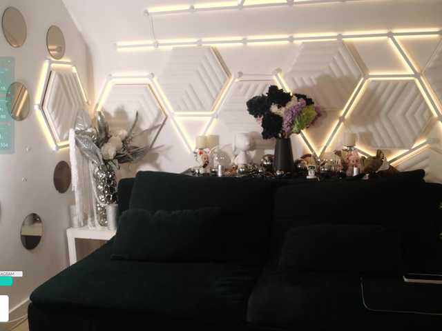 Vai a chattare su Taanni Taanni