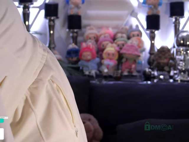 Entra en el chat con el modelo Taanni Taanni