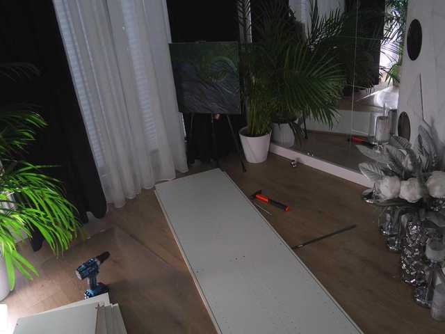 Entrez le videochat erotique avec le
modèle Taanni Taanni