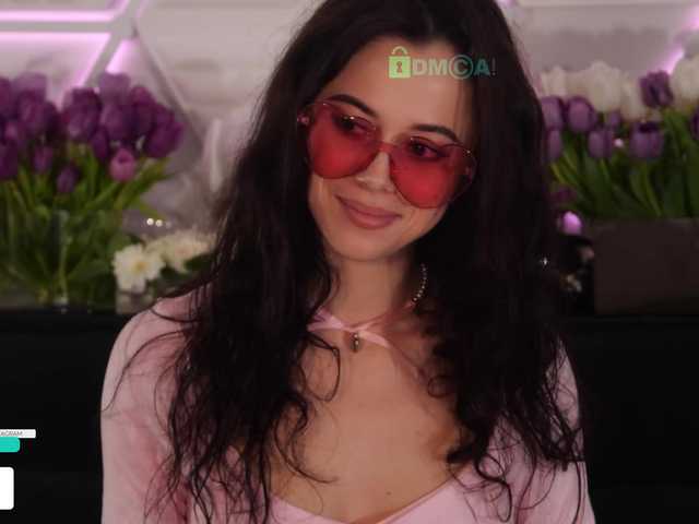 Vai a chattare su Taanni Taanni