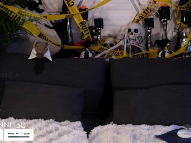 Entra en el chat con el modelo Taanni Taanni