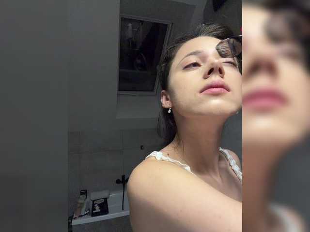 Entrez le videochat erotique avec le
modèle Taanni Taanni