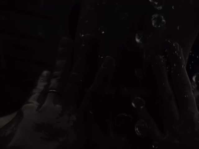 Entra en el chat con el modelo Taanni Taanni