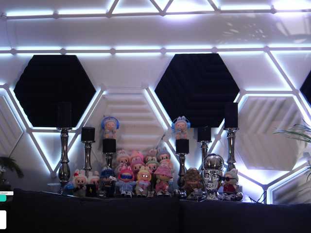 go to chat with Taanni