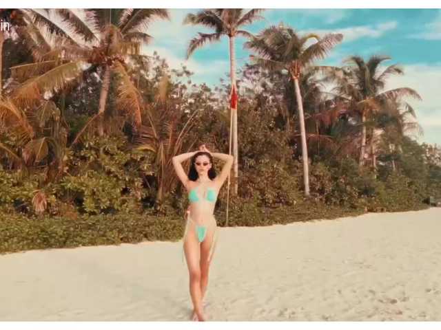 Entrez le videochat erotique avec le
modèle Taanni Taanni