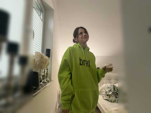 Entrez le videochat erotique avec le
modèle Taanni Taanni