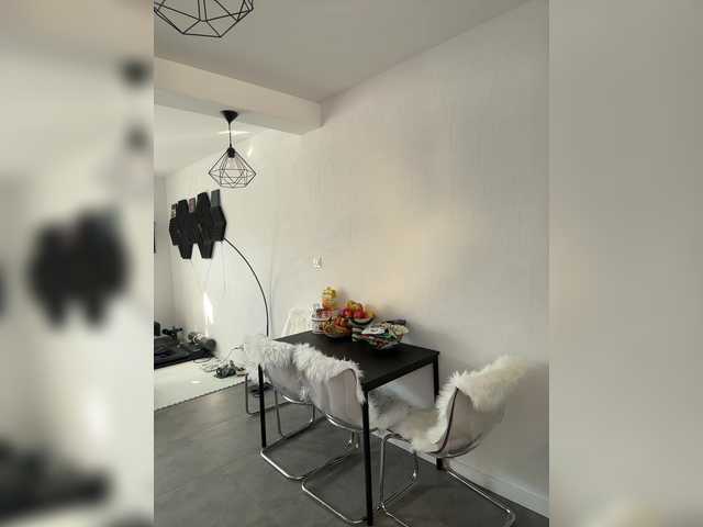 Vai a chattare su Taanni Taanni