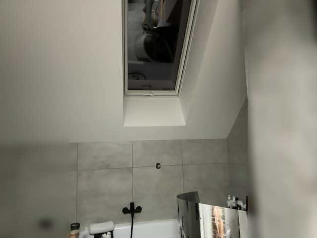 Vai a chattare su Taanni Taanni