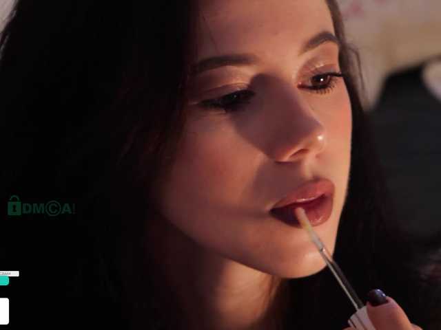 Vai a chattare su Taanni Taanni