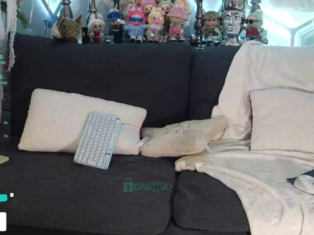 go to chat with Taanni