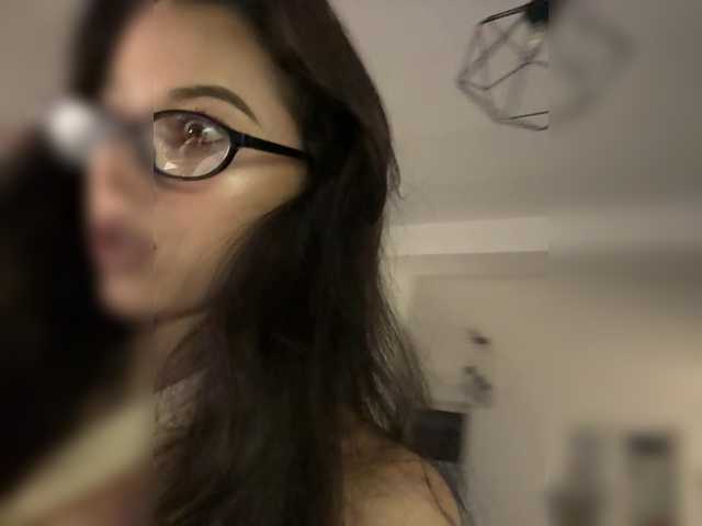 go to chat with Taanni