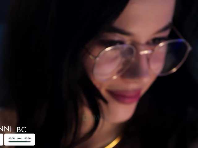 Entrez le videochat erotique avec le
modèle Taanni Taanni