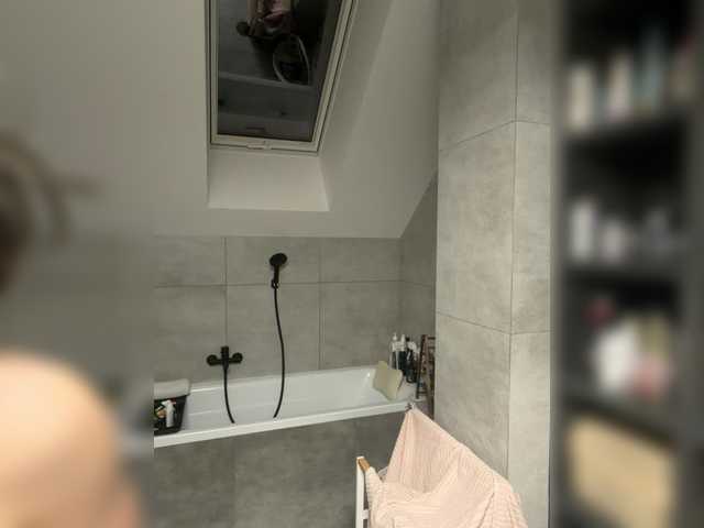 Vai a chattare su Taanni Taanni