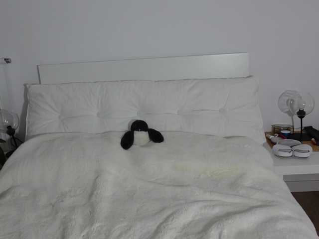 Entra en el chat con el modelo Taanni Taanni