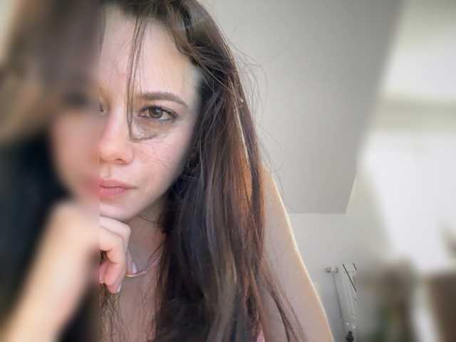 Entrez le videochat erotique avec le
modèle Taanni Taanni