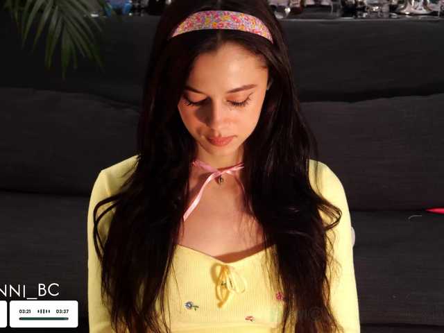 Entrez le videochat erotique avec le
modèle Taanni Taanni