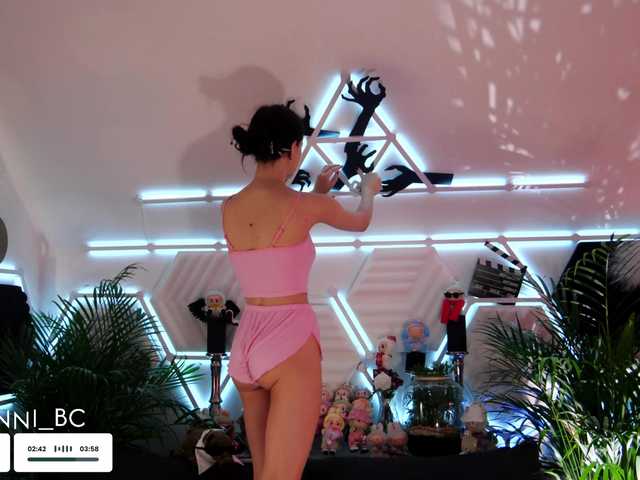 Gratis Live Sexcam mit Taanni Taanni