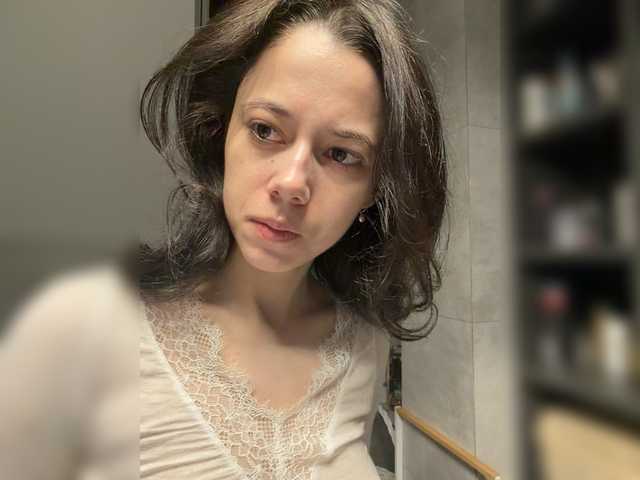 Entra en el chat con el modelo Taanni Taanni