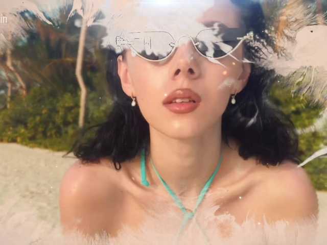 Entra en el chat con el modelo Taanni Taanni