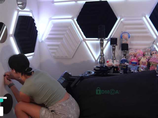 Entra en el chat con el modelo Taanni Taanni