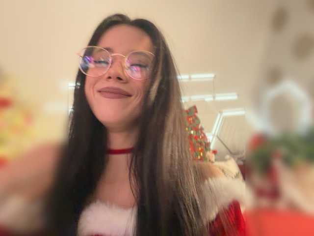 Entra en el chat con el modelo Taanni Taanni