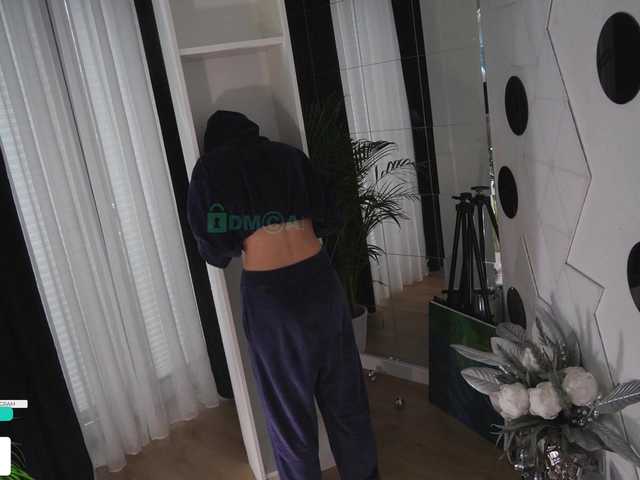 Entrez le videochat erotique avec le
modèle Taanni Taanni