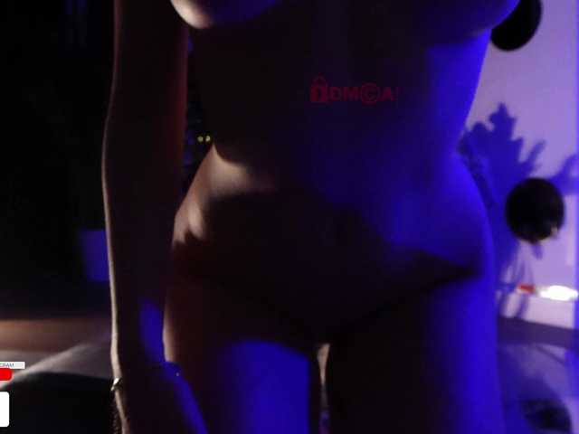 Entrez le videochat erotique avec le
modèle Taanni Taanni