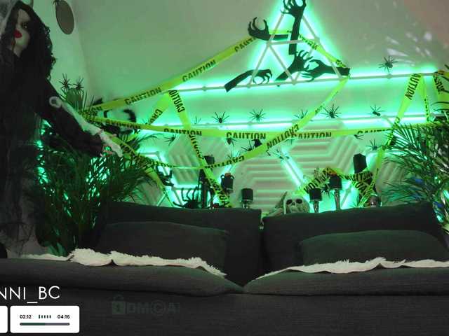 Entra en el chat con el modelo Taanni Taanni