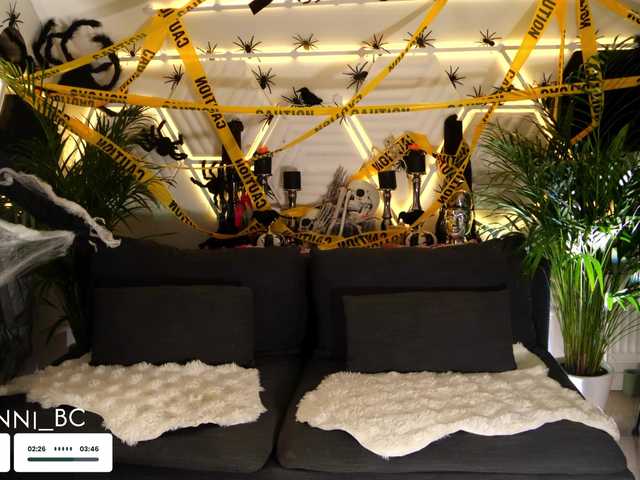 Entrez le videochat erotique avec le
modèle Taanni Taanni