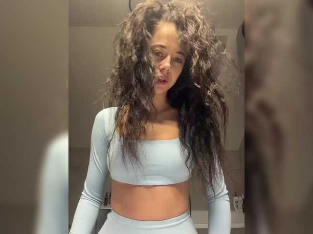 go to chat with Taanni