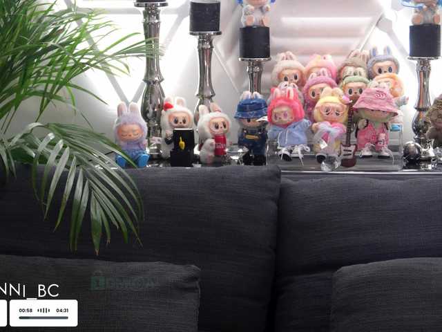 Entrez le videochat erotique avec le
modèle Taanni Taanni