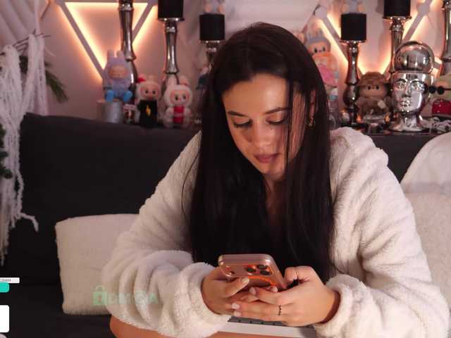 Accedi alla chat con il nickname Taanni Taanni