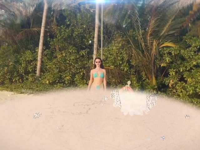 Entra en el chat con el modelo Taanni Taanni