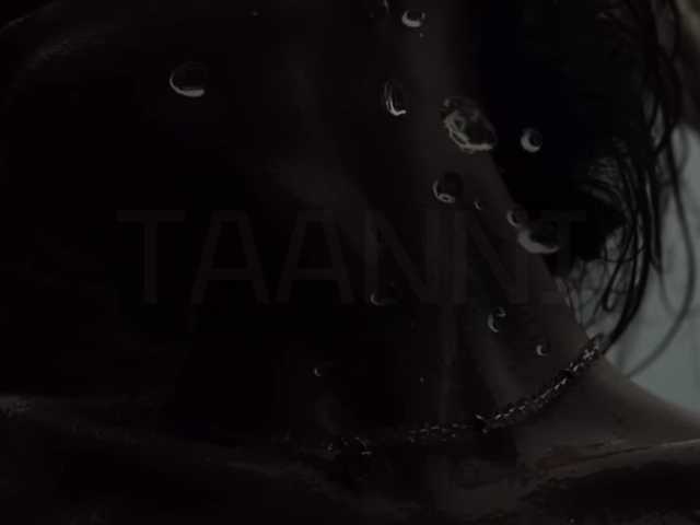 Entrez le videochat erotique avec le
modèle Taanni Taanni