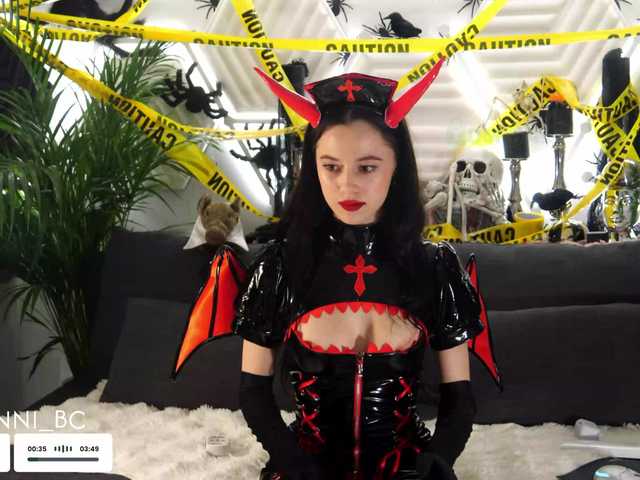 Vai a chattare su Taanni Taanni