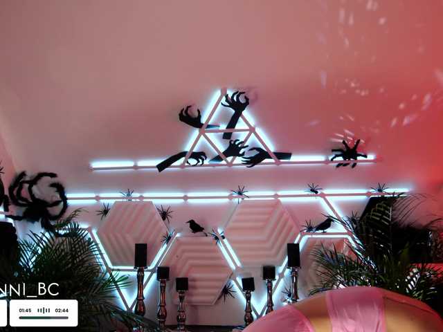 go to chat with Taanni