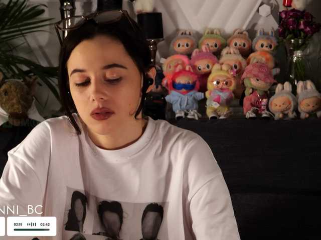 Entra en el chat con el modelo Taanni Taanni