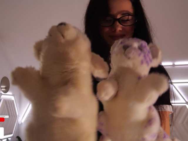 go to chat with Taanni