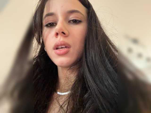 Vai a chattare su Taanni Taanni